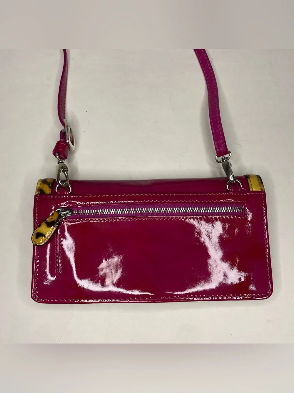 Brighton listing magenta